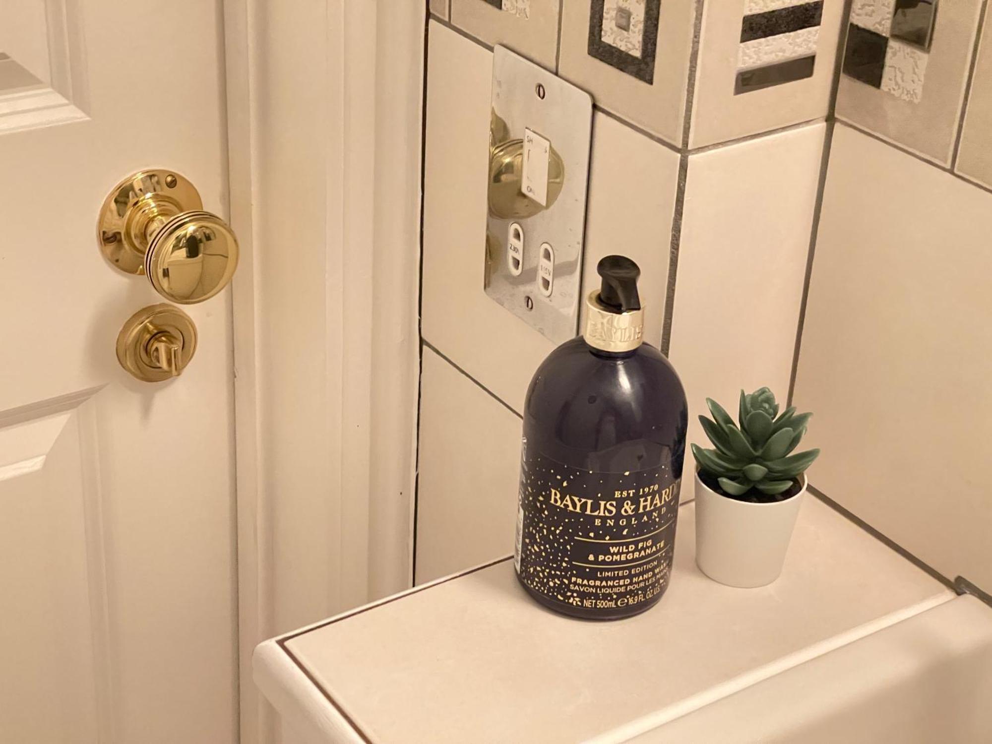 London Luxe Rooms Surbiton Екстер'єр фото